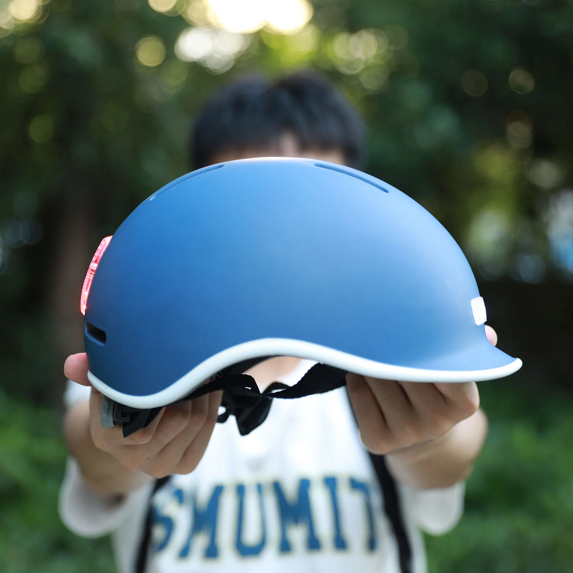 Stylish Helmet With Light - Image 3