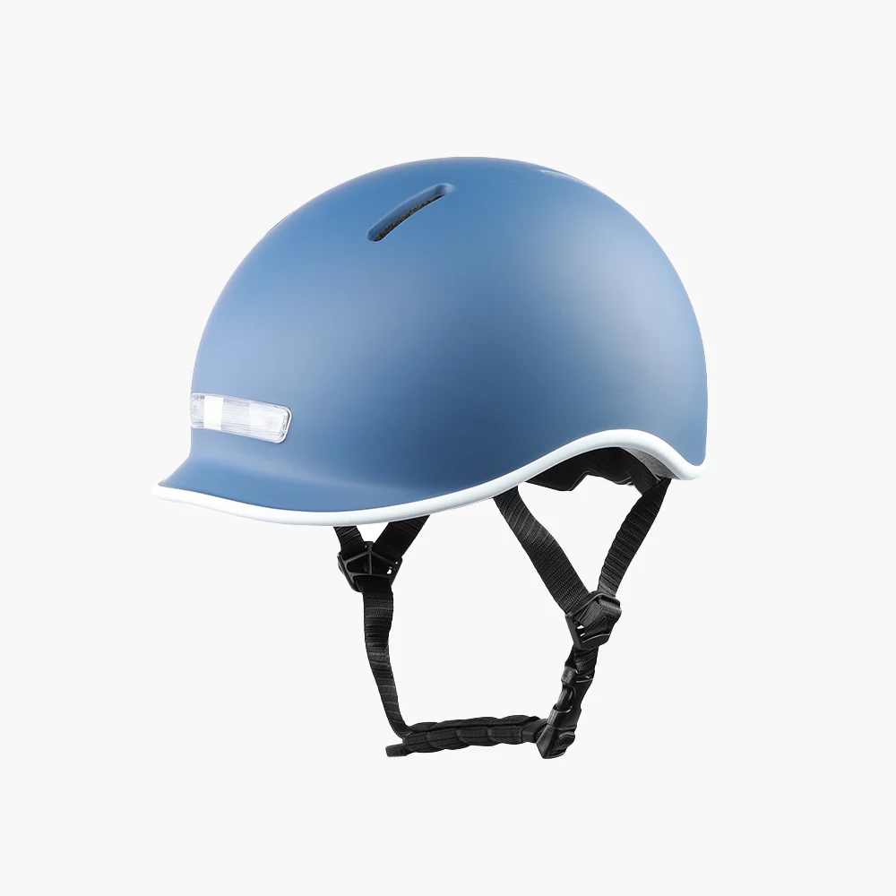 Stylish Helmet With Light - Image 4